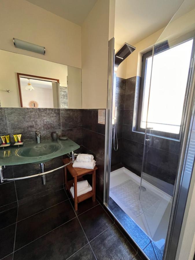 Le Vinois Hotel Caillac Buitenkant foto
