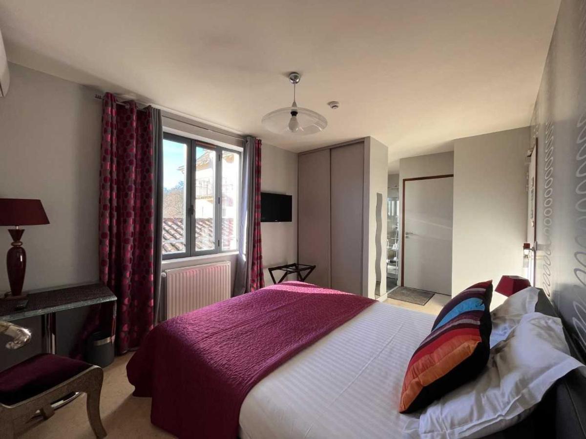 Le Vinois Hotel Caillac Buitenkant foto